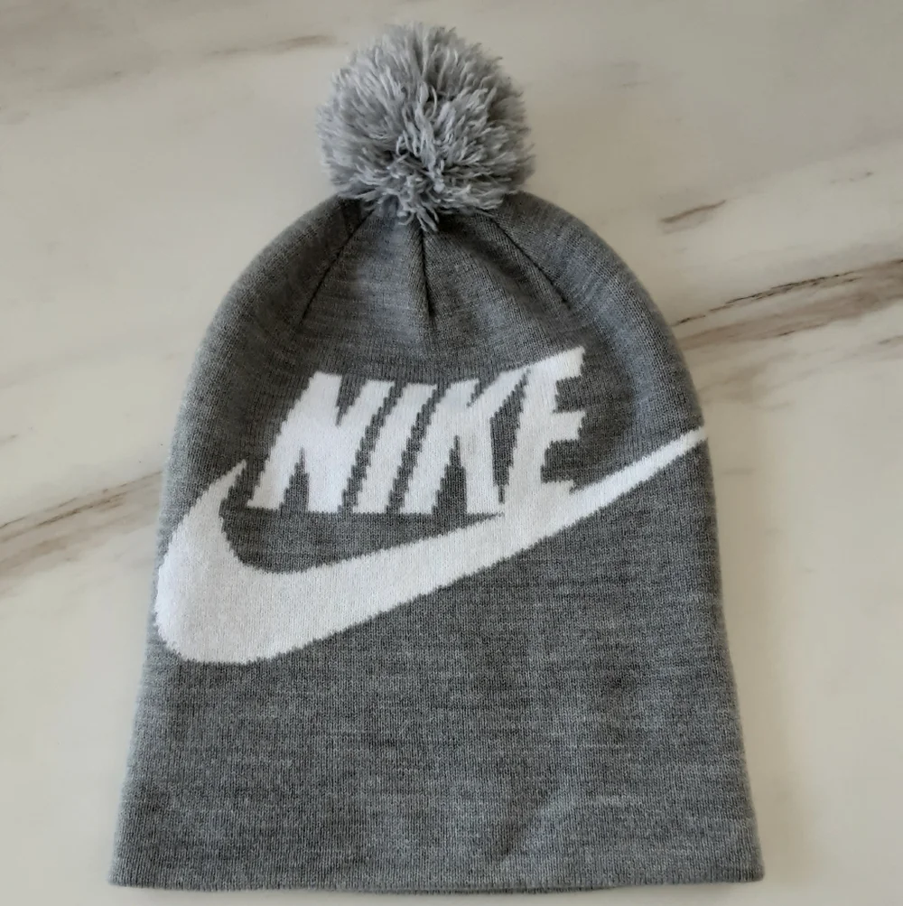 NIKE Gray Youth Pompom Rolled Cuff Beanie Cap Sz OS - Unisex